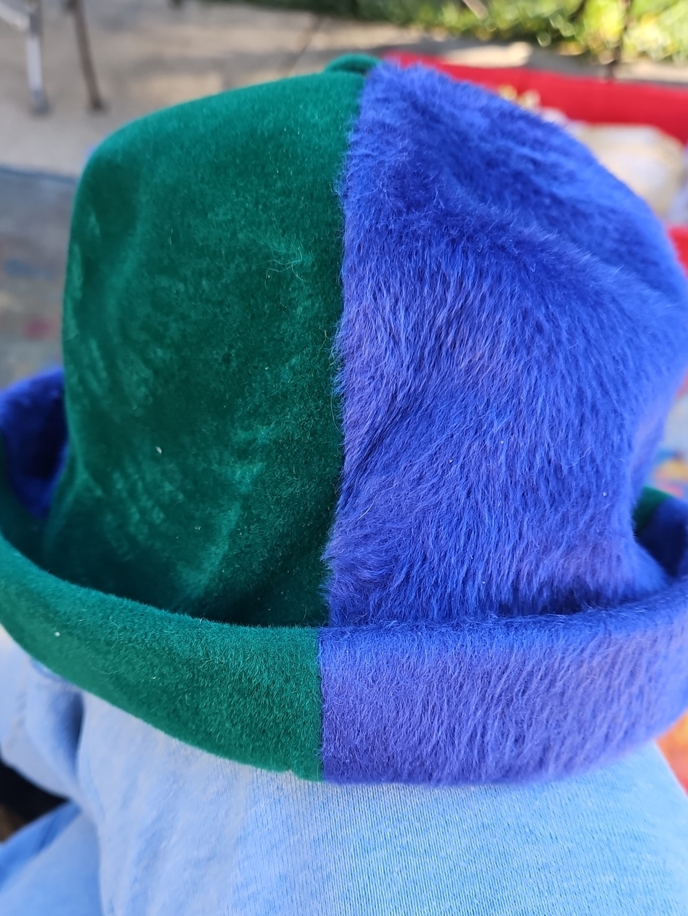 Saks Fifth Avenue Color Block Fuzzy Hat 1940s to 1960s in Green & Blue Italy